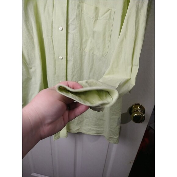 Nicole Miller Men's Light Green Collar Button Up Dress Shirt. Size XL - Picture 8 of 10